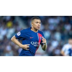 Kylian Mbappé eist achterstallig loon van Paris Saint-Germain via de deurwaarder